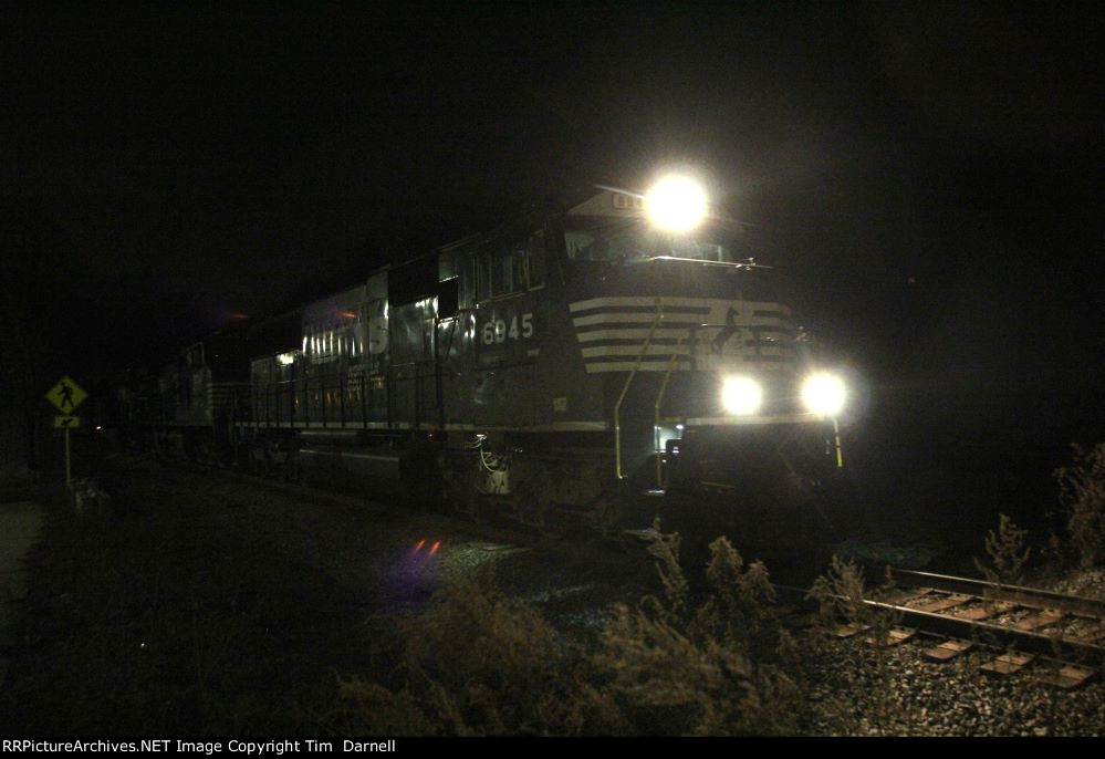 NS 6945 heads west